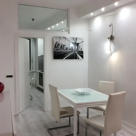 Bella With Ac And Balcony Apartamento *